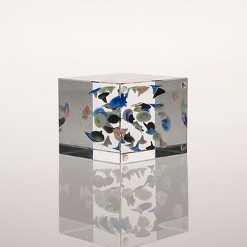 ÅRSKUB, glas, signerad Oiva Toikka, Nuutajärvi 2005, numrerad 501/2000.