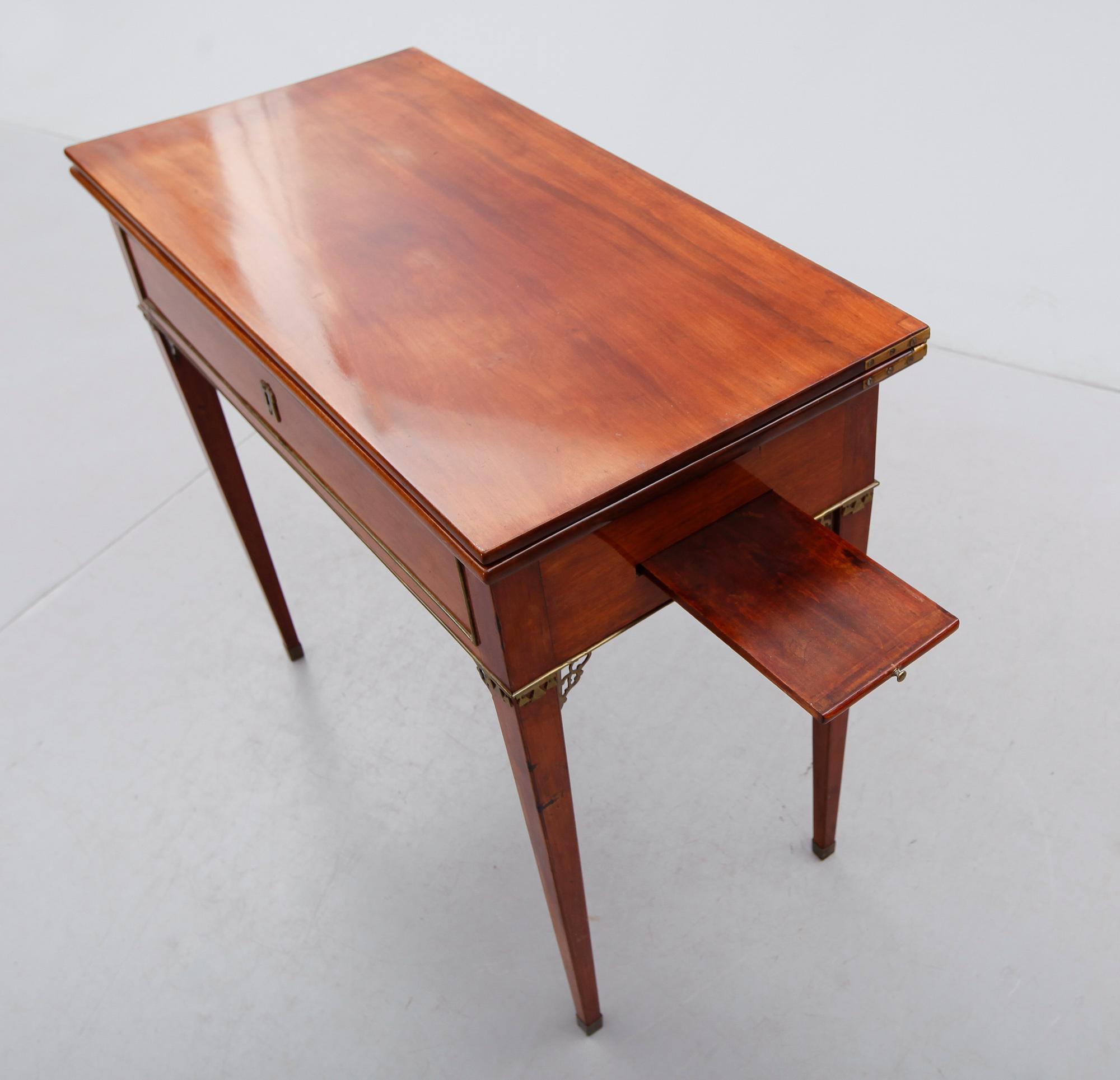 SPELBORD, sengustavianskt, omkring år 1800.