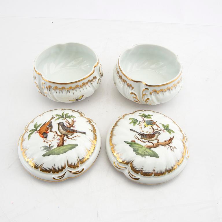 A set of 13 porcelain vases, plates and more from Herend later part of the 20th century.
