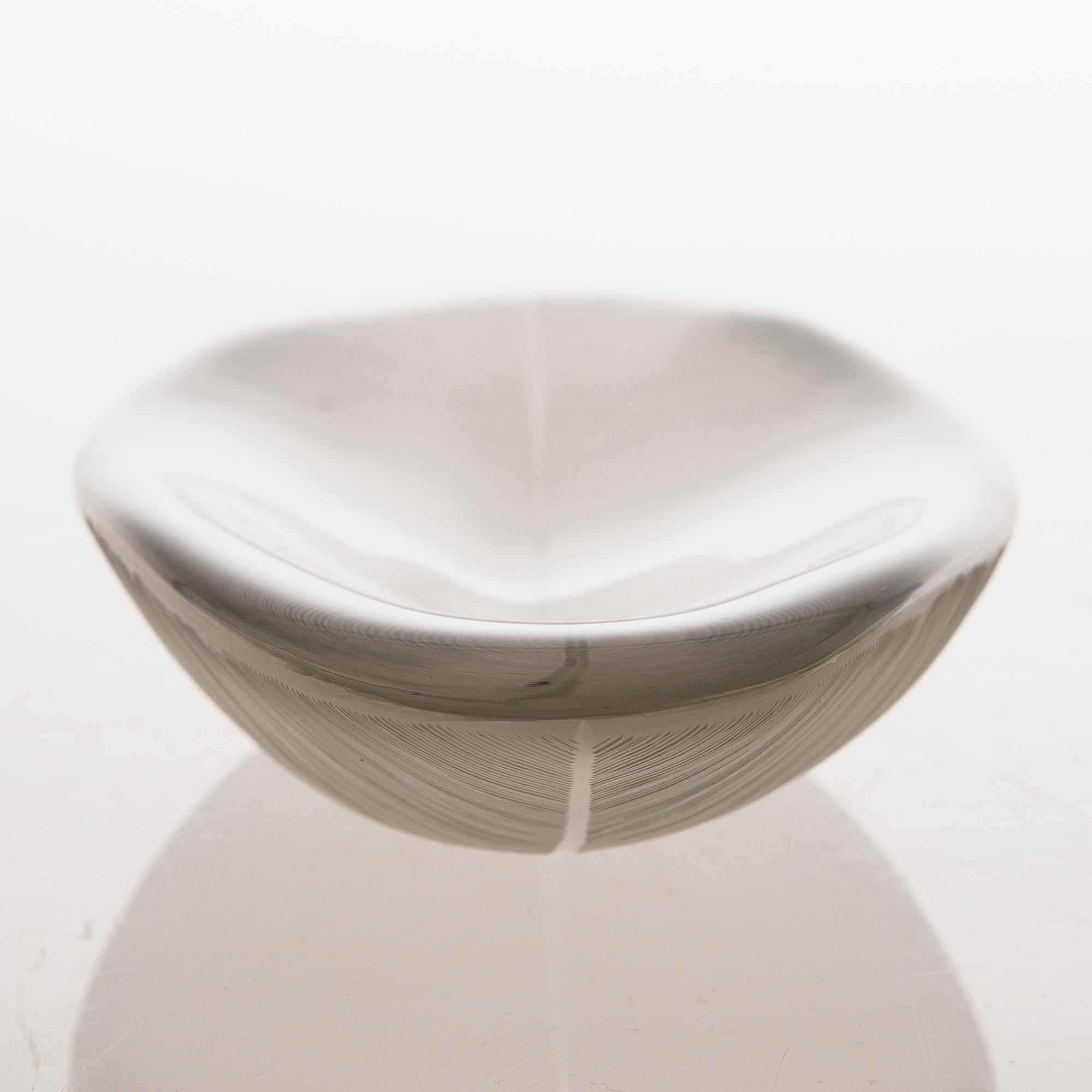 A Sulka (Feather) glass bowl signed Tapio Wirkkala, Iittala -58.