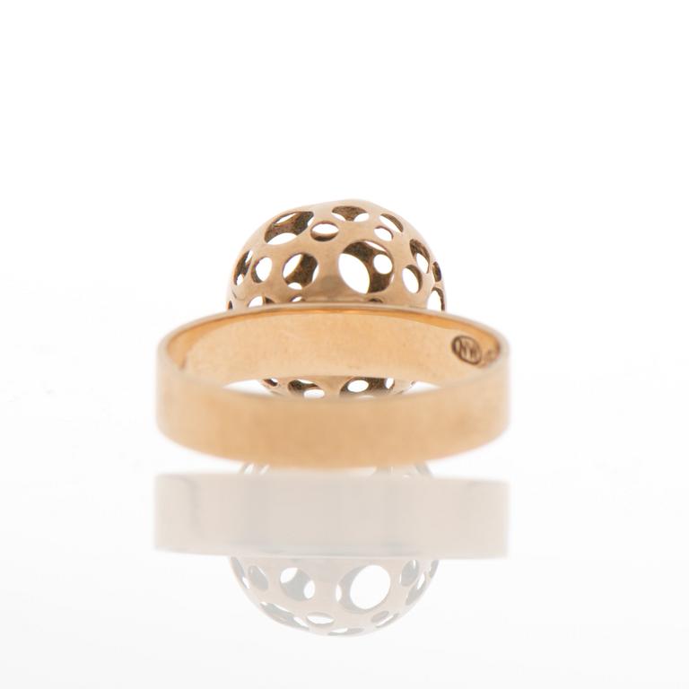 LIISA VITALI, RING and EARRINGS, 14K gold. Westerback, Helsinki Finland 1962.