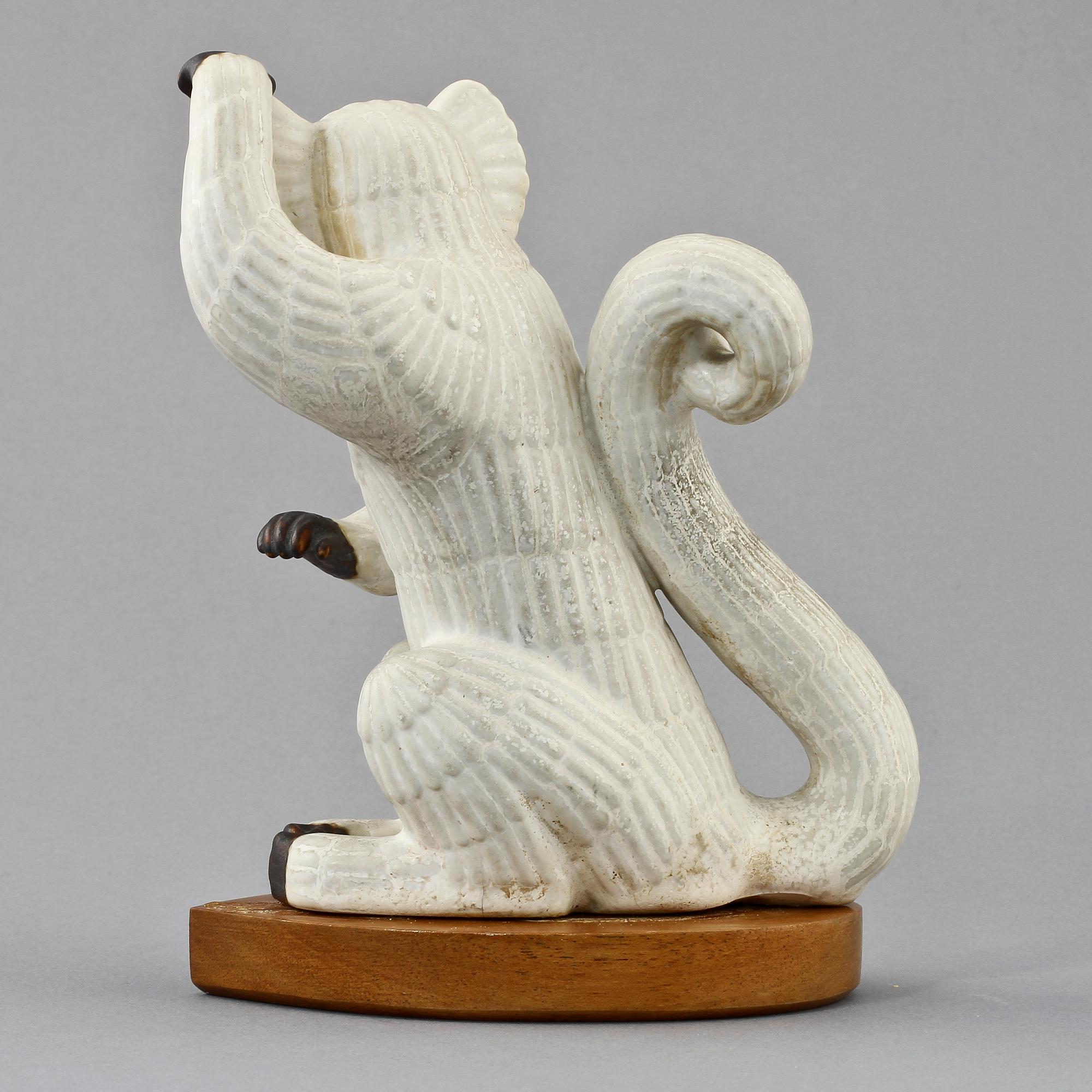 FIGURIN, stengods, Gunnar Nylund, Rörstrand, 1900-tal.