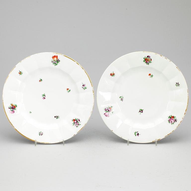 TALLRIKAR, 2 st, porslin, Kunglig dansk, 1800-talets andra hälft.