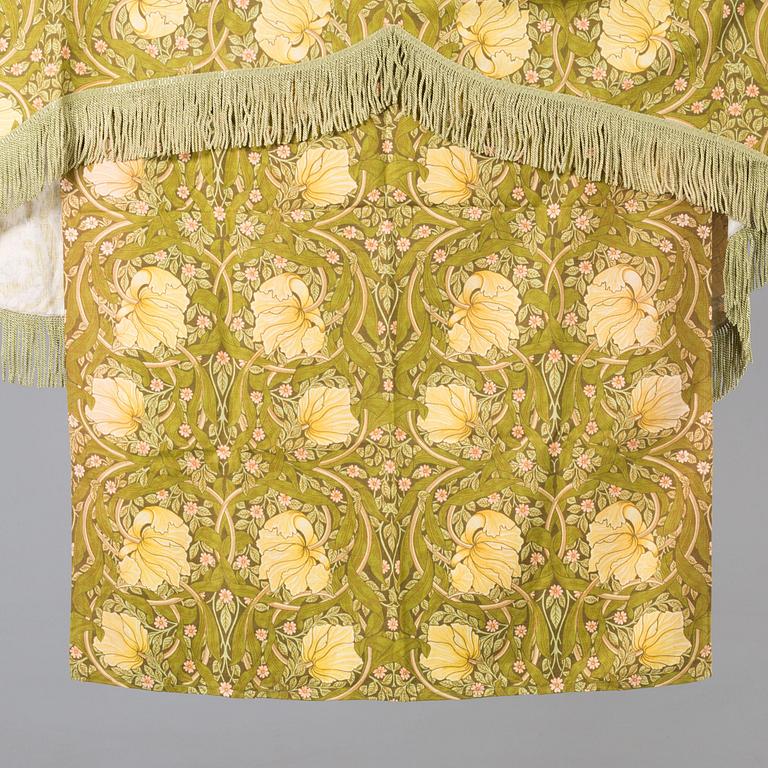 GARDINER, 5+2 längder "Pimpernel" design William Morris, tillverkade av A Sanderson, 1900-talets andra hälft.