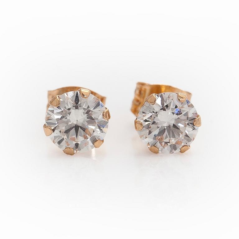 Earrings, brilliant cut diamonds, total 1.00 ct, 14K gold.