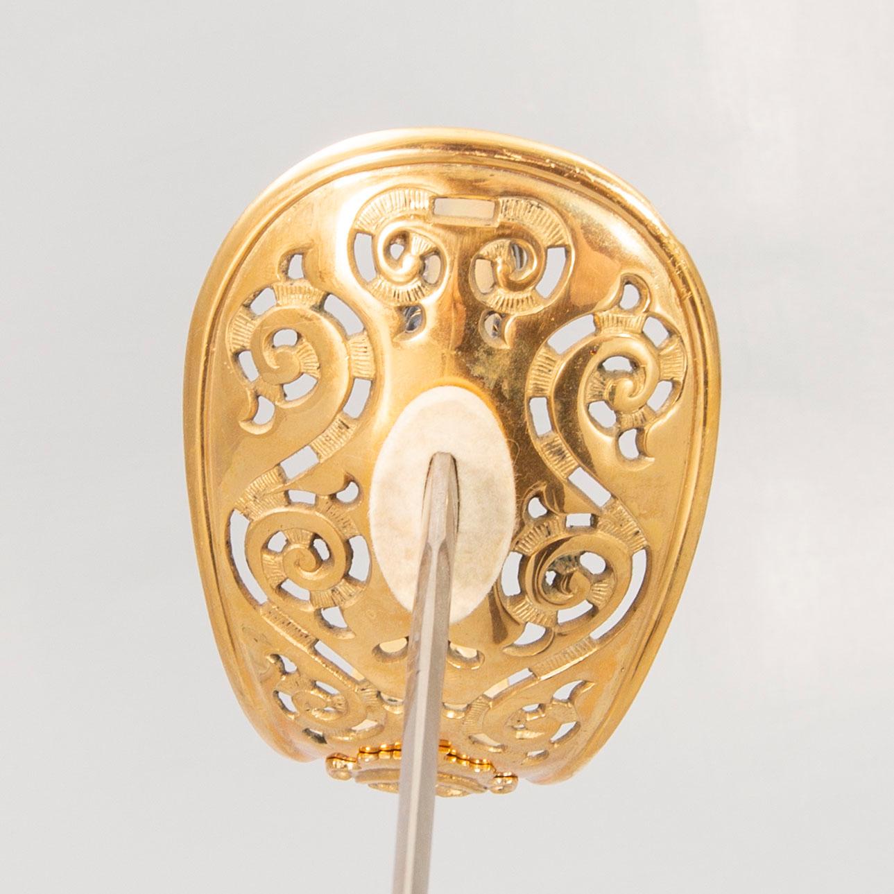 A cavalry officer's sword, 1893 pattern, with scabbard.