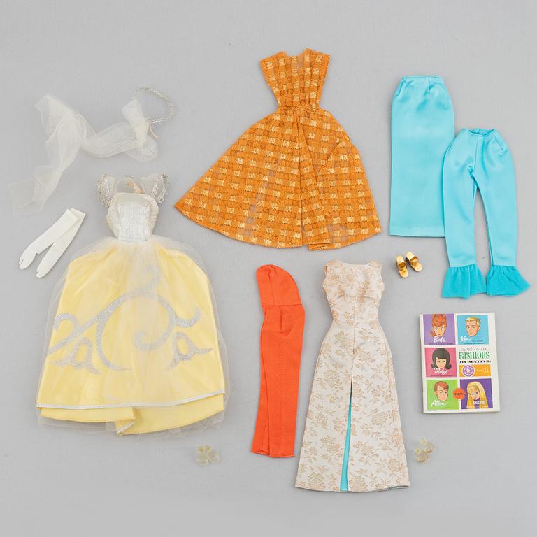 Kläduppsättningar, Barbie, 3 st, bl a "Barbie Dinner at eight 946" & "Barbie Evening Gala 1660", Mattel, 1960-tal.