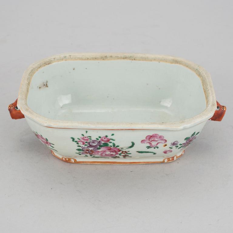 SMÖRTERRIN, kompaniporslin, Qingdynastin, Qianlong (1736-95).