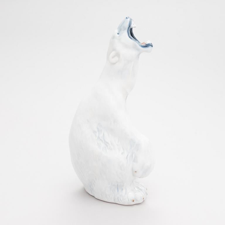 Carl Frederik Liisberg, Figurin, isbjörn 502, porslin, Royal Copenhagen, Danmark, 1985-91.