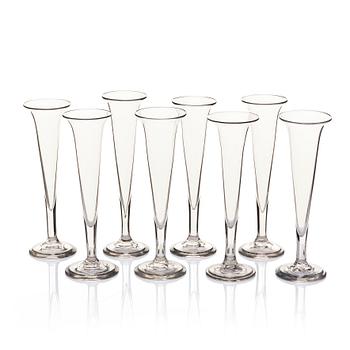 326. A set of eight champagne flutes, 19th century.