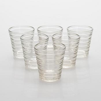 Aino Aalto, snapsglas, 6 st, modell 4056 "Böljeblick" för Karhula Glasbruk 1930-tal.