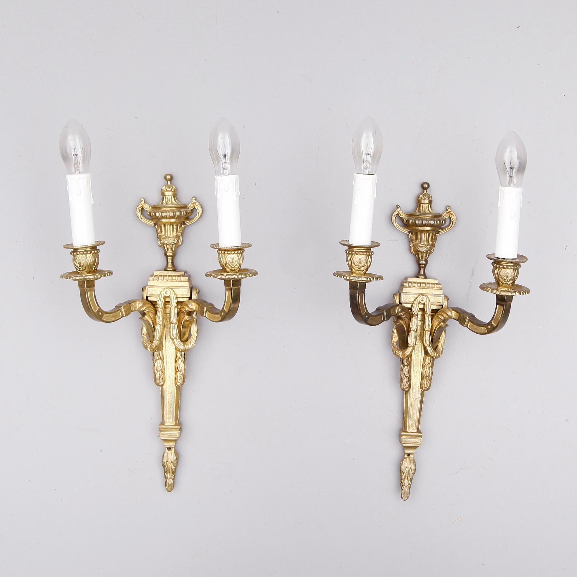 VÄGGLAMPETTER, 1 par, gustaviansk stil, 1900-talets första hälft.