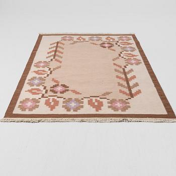 Rölakan rug, approx. 235 x 165 cm.