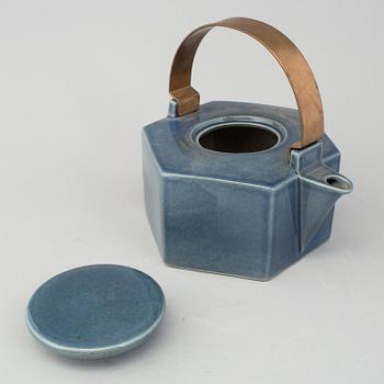 SIGNE PERSSON-MELIN, a six-sided teapot by Rörstrand.
