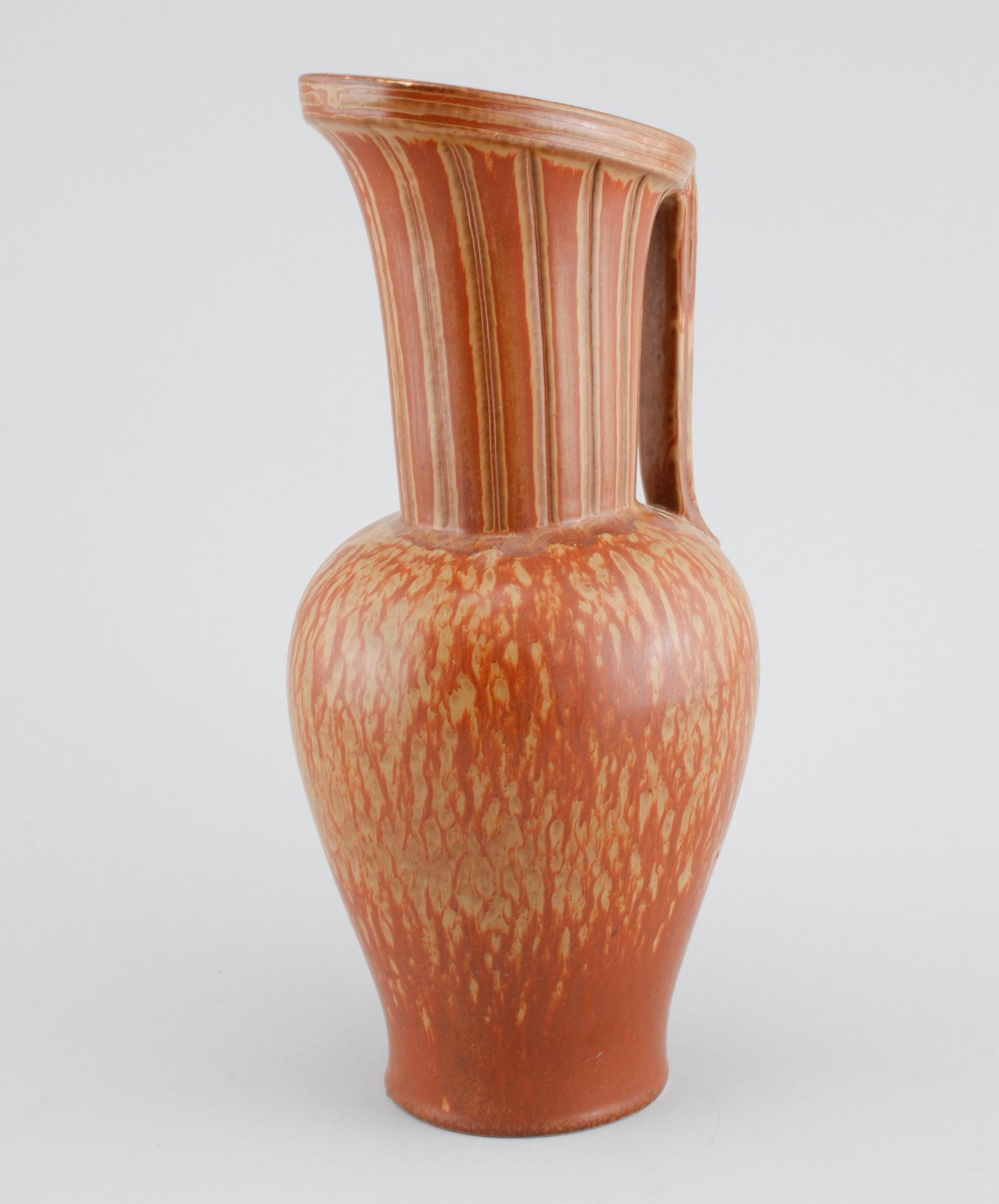 A 1950/60s stoneware pot by Gunnar Nylund, Rörstrand.