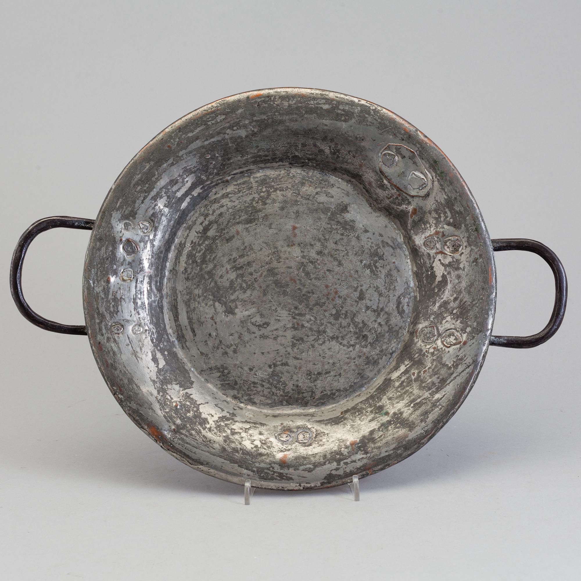 THREE COPPER KITCHEN UTENSILS, 19th century.