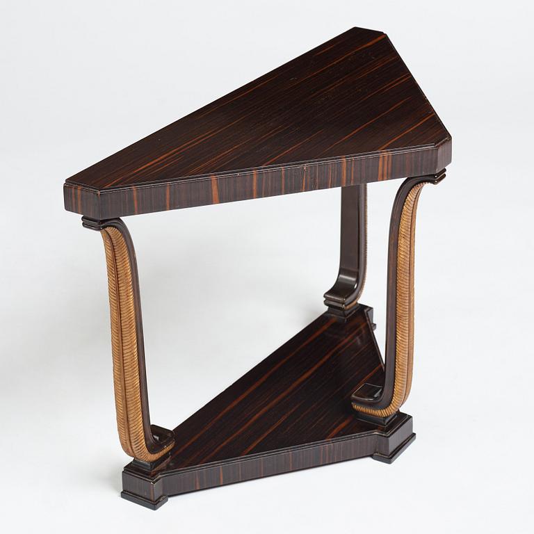 Axel Einar Hjorth, konsolbord "Louis", Nordiska Kompaniet, Stockholm 1928.