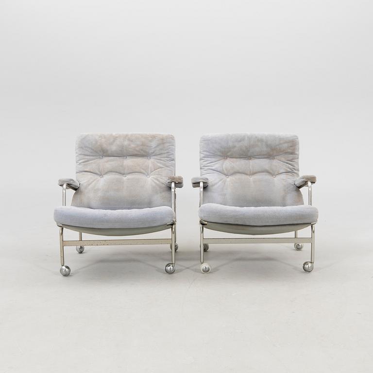 Bruno Mathsson, fåtöljer ett par "Karin" för DUX.