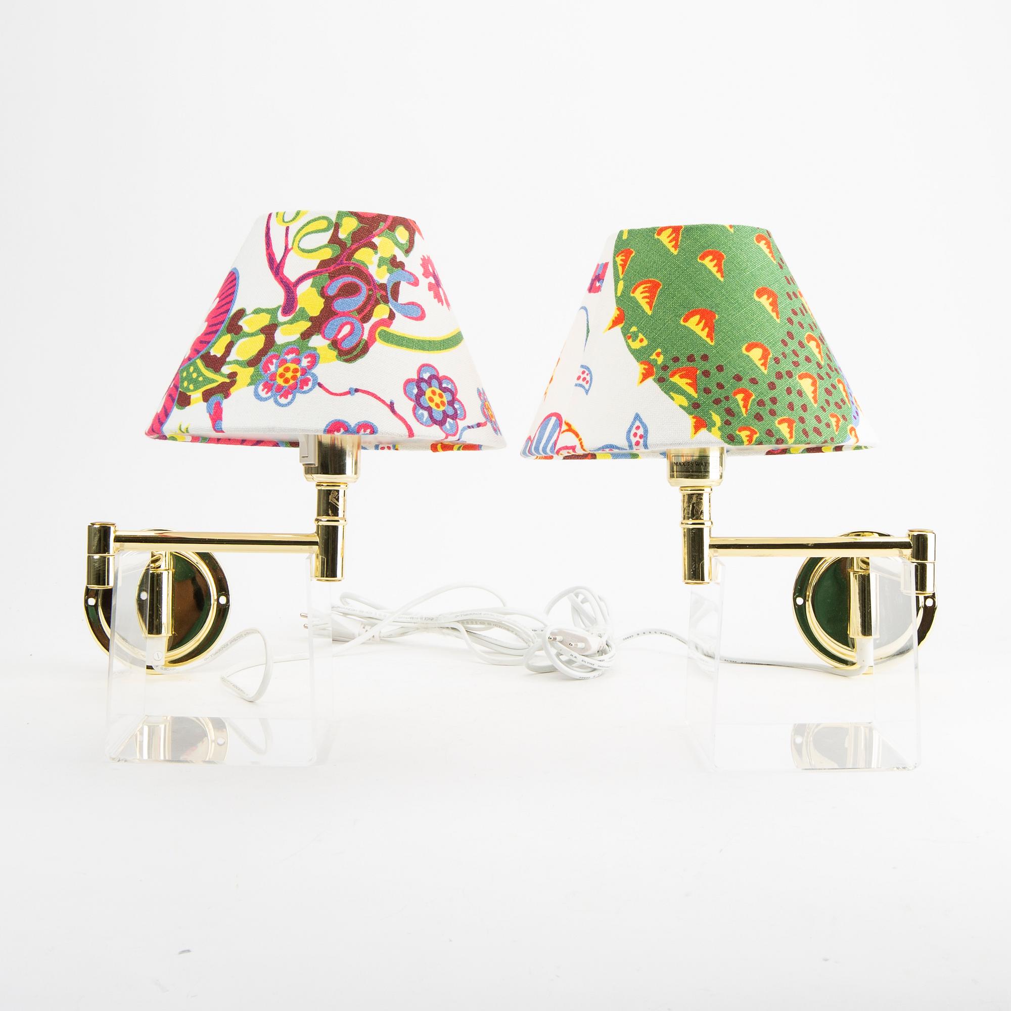 A pair of wall lamps, late 20th century.