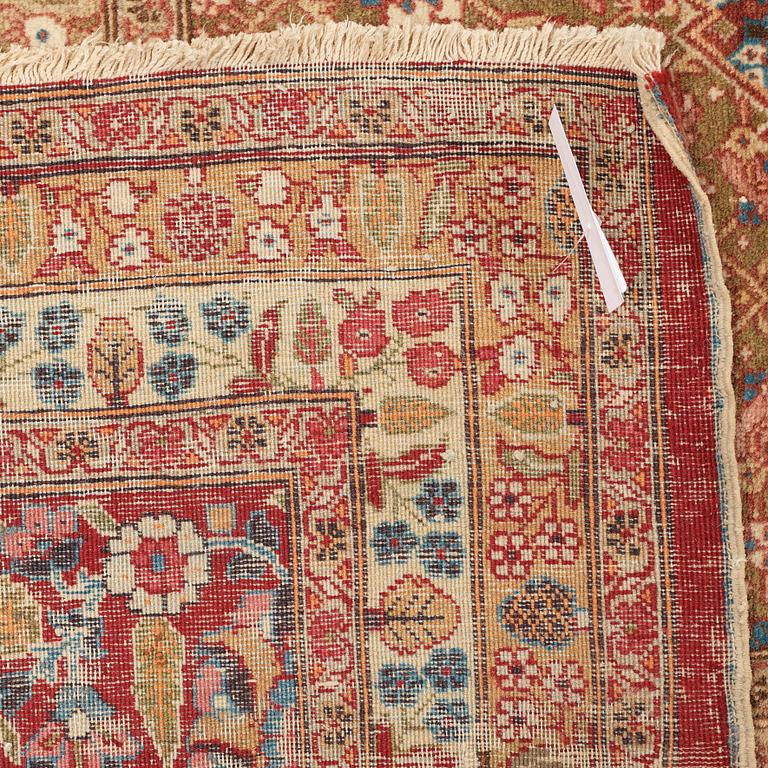 CARPET. Antique Tabriz. 362 x 280,5 cm.