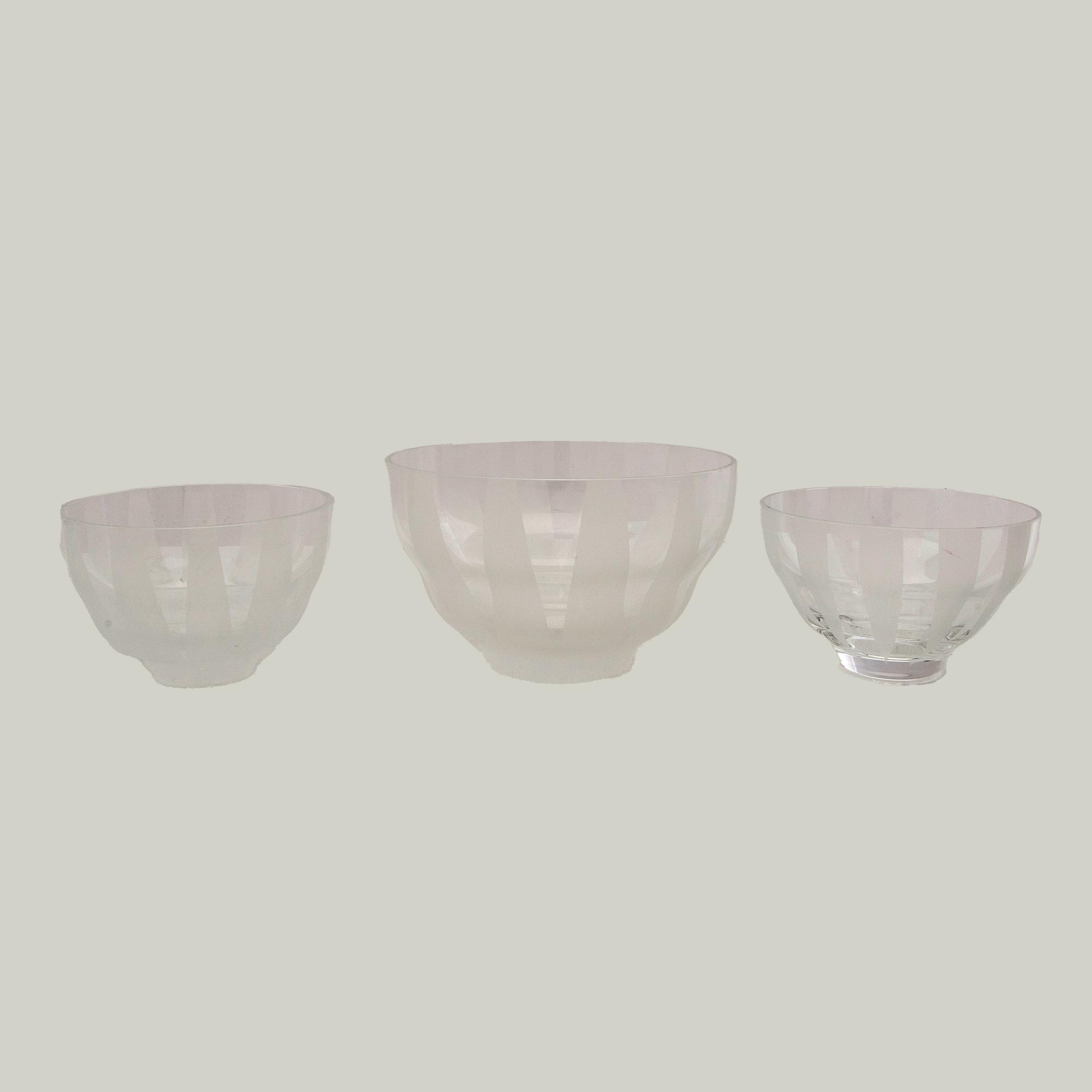 Berit Johansson, bowls 3 pcs, one of which is signed.