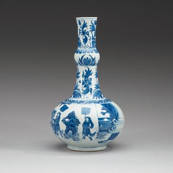 A large blue and white vase, presumably Transitional, 17th Century.