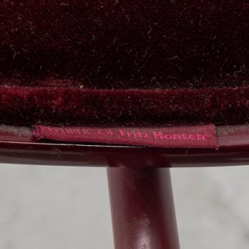 Arne Jacobsen, a pair of 'Sjuan' chairs, special edition Lala Berlin, Republic of Fritz Hansen, 2017.