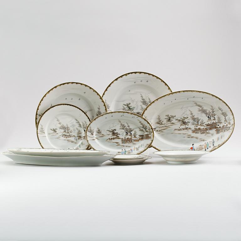MATSERVIS, 45 delar, porslin, Japan, 1900-talets första hälft.