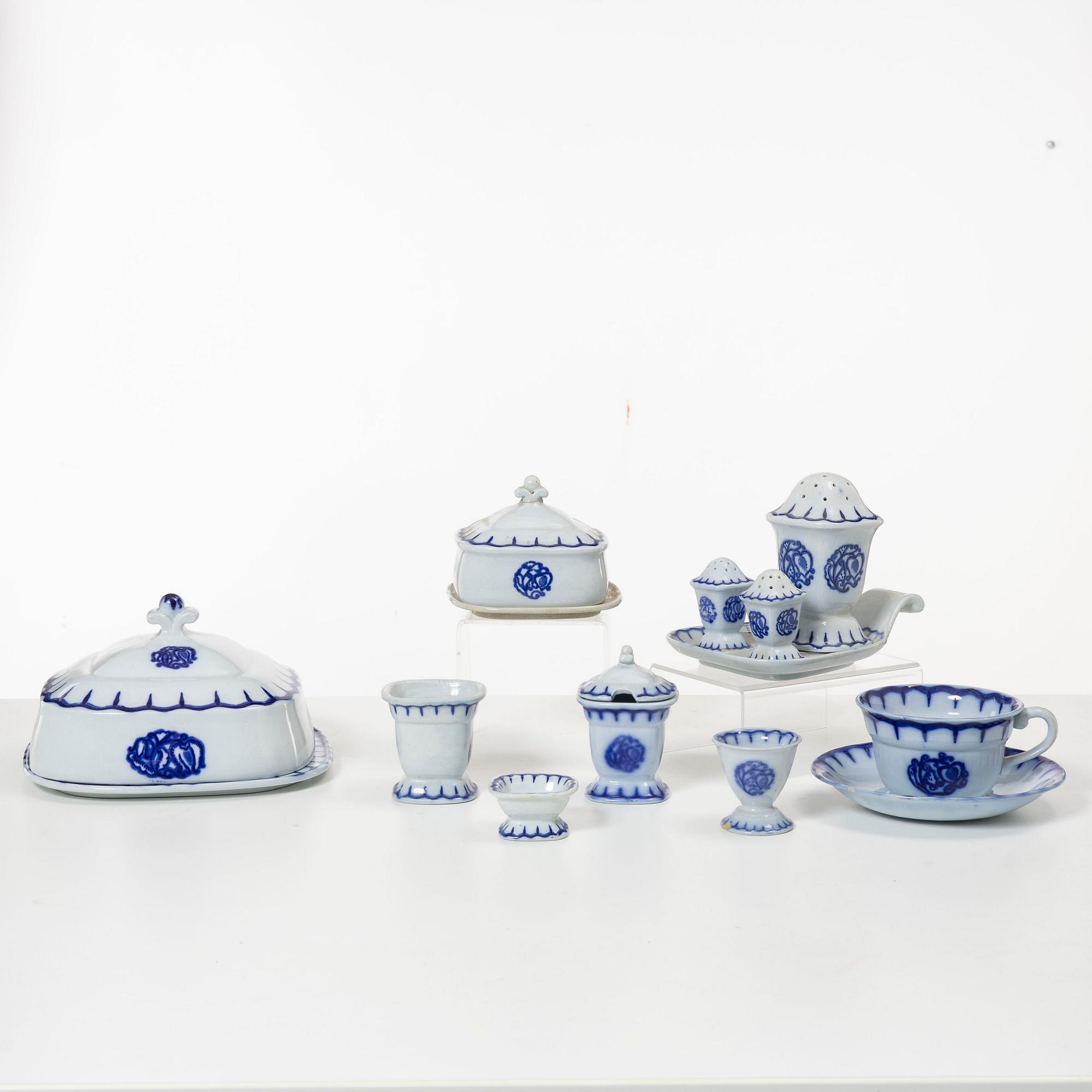 Wilhelm Kåge, service, 84 pieces, "Liljeblå", Gustavsberg.