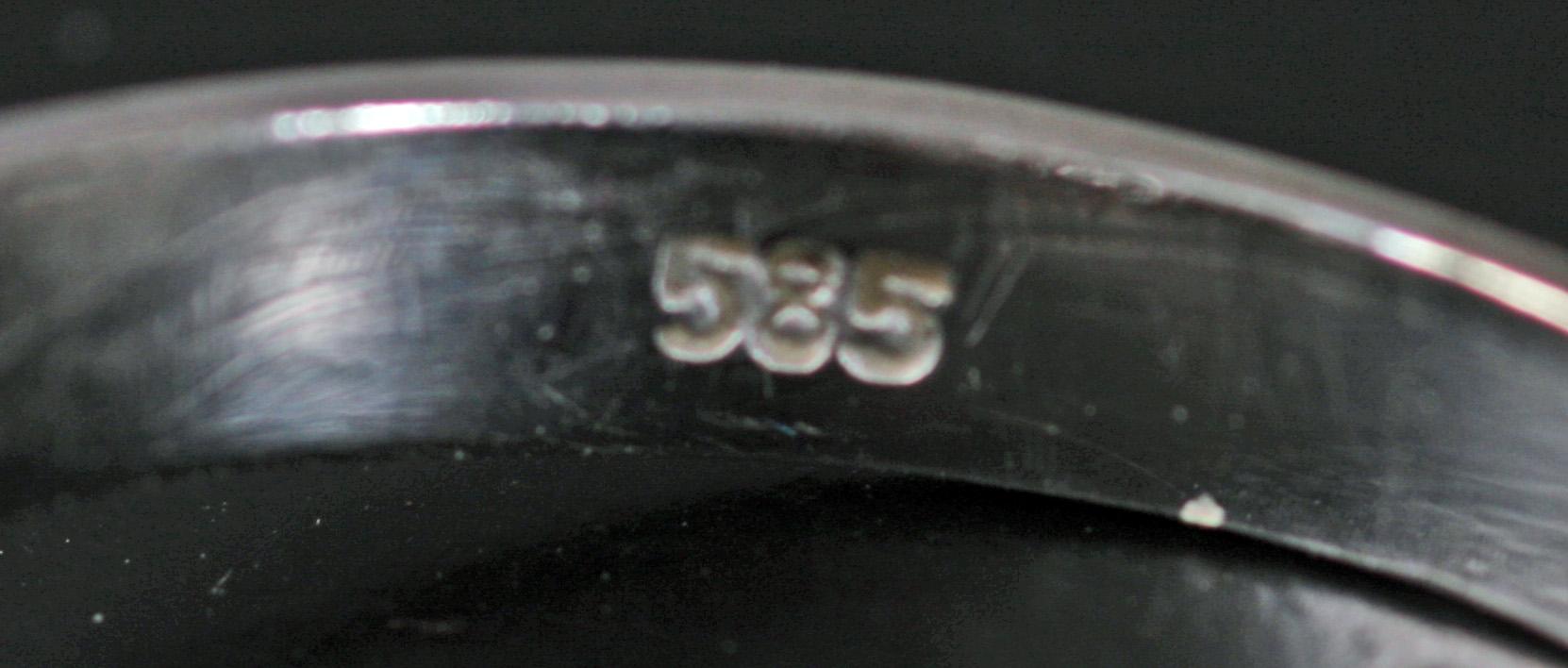 RING, vitguld m biljanter tot ca 0,75 carat.