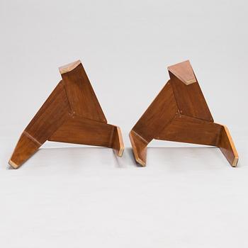 Marke Niskala-Luostarinen, jakkarapari, "Tabouret", Oy Stockmann Ab, Keravan puusepäntehdas, 1900-luvun puoliväli.