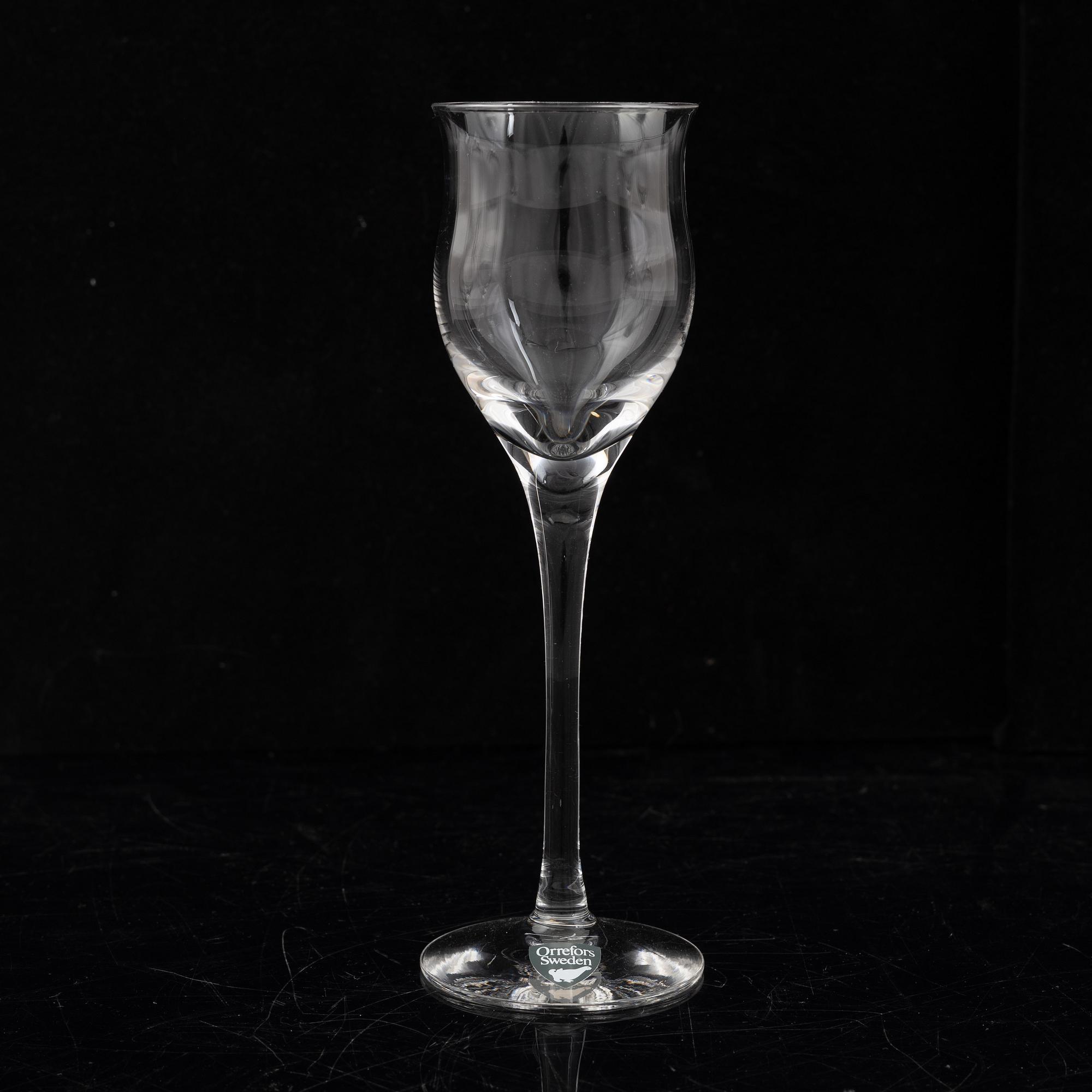 Glasservisdelar, Nils Landberg 12 st  "Illusion" samt Olle Alberius, 24 st "Lisa", Orrefors.