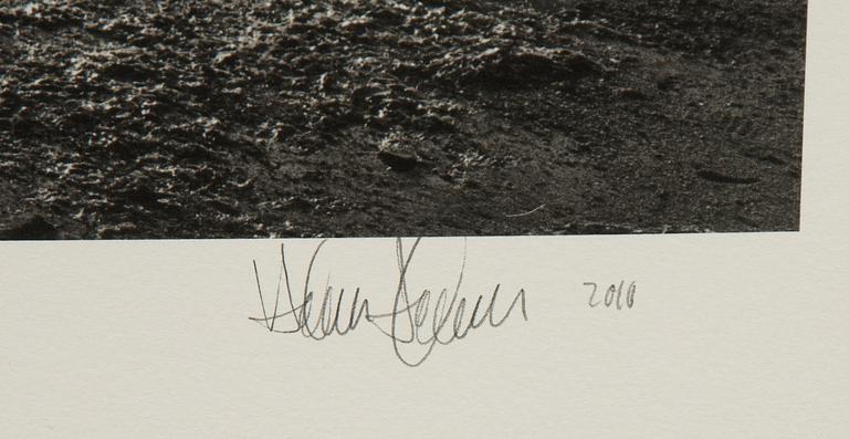 Håkan Ludwigson, photo, 2010, signed 2/23.