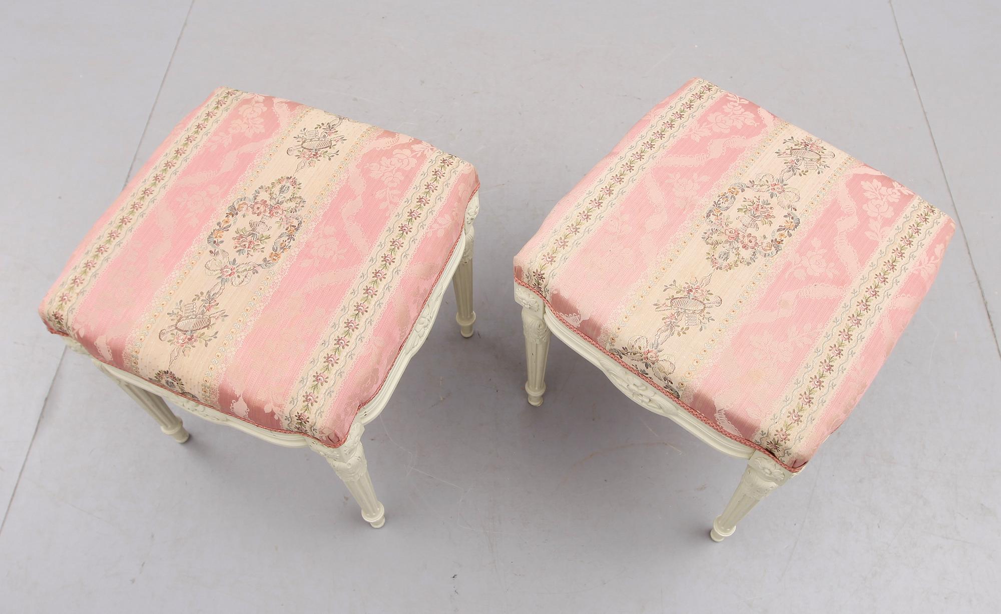 TABURETTER, 1 par, gustaviansk stil, 1800-talets andra hälft.