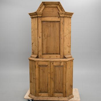 HÖRNSKÅP, sekelskiftet 1700/1800.