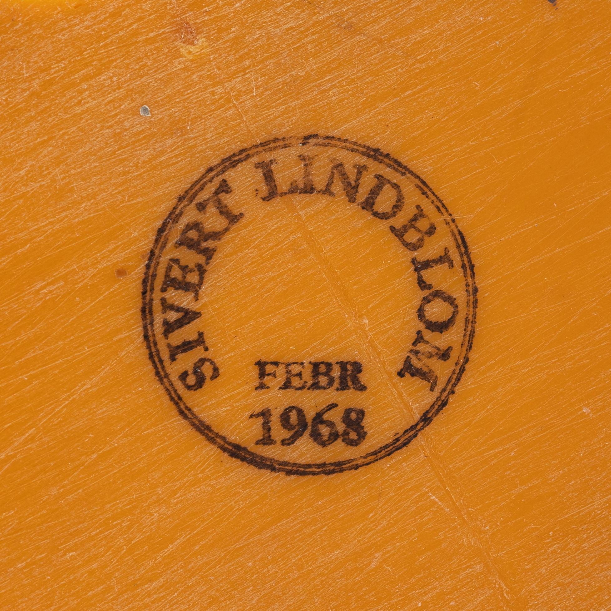 Sivert Lindblom, skulptur, 2 delar, plast, stämpelsignerade 1968.