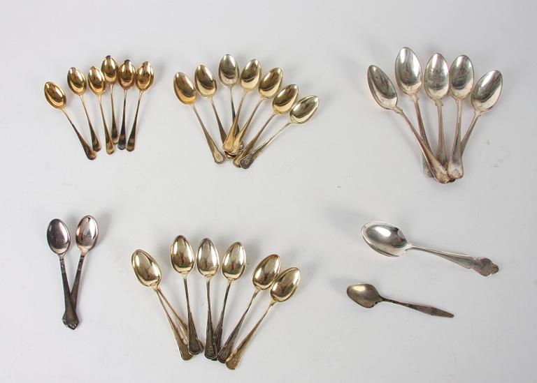 KAFFE- och TESKEDAR, 28 st, silver, olika stämplar o modeller.