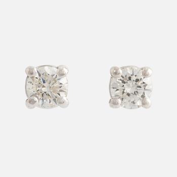 Earrings with brilliant-cut diamonds.