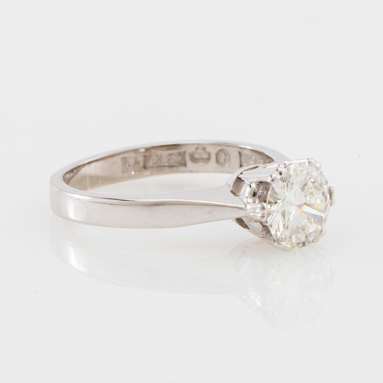 Solitaire ring in 18K white gold with a round brilliant-cut diamond, Bo Cedstam Stockholm 1971.