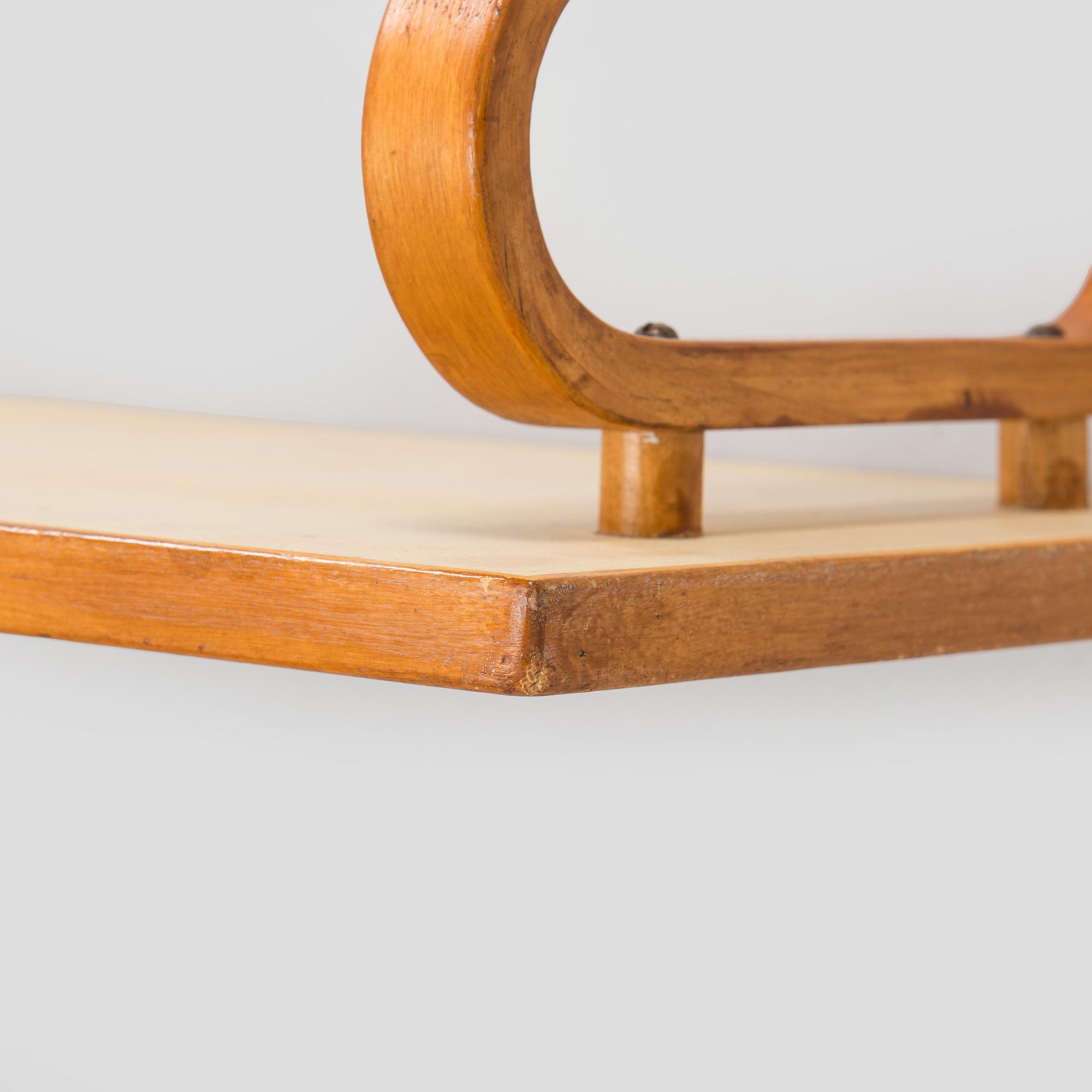 Alvar Aalto, a 1930s shelf, model 112/L for O.Y. Huonekalu- ja Rakennustyötehdas A.B.
