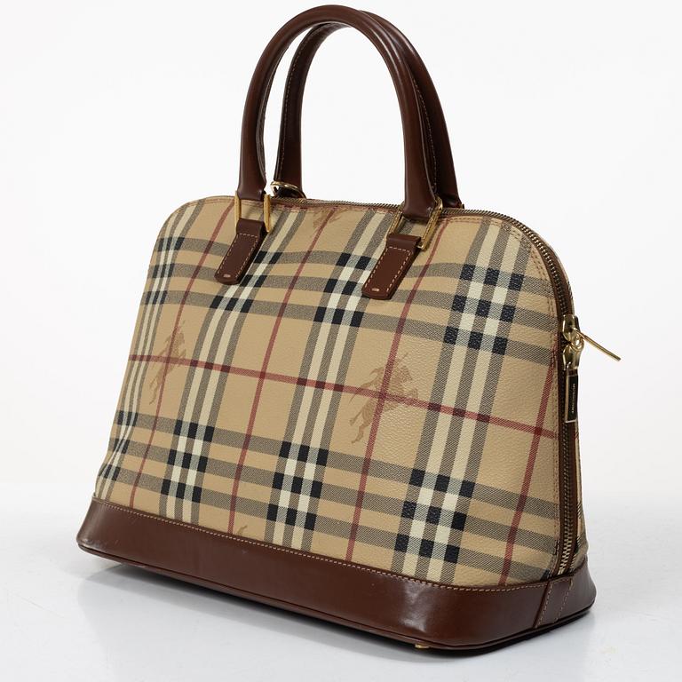 Burberry, väska samt plånbok.