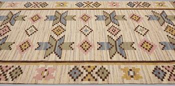 MÄRTA MÅÅS-FJETTERSTRÖM, MATTO, "Vit botten", flat weave, ca 252 x 154 cm, signed MMF.
