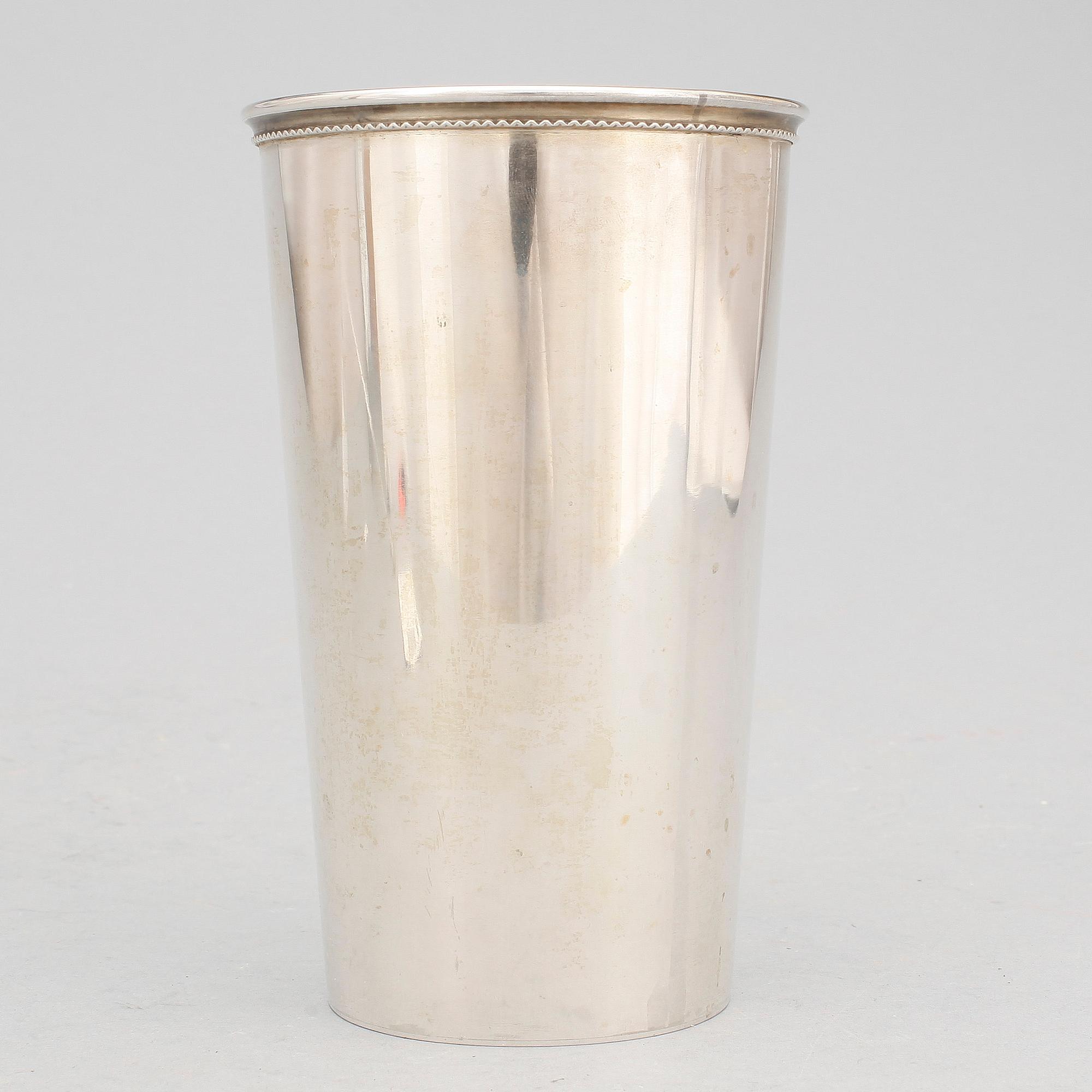 BÄGARE, silver, L Råström för CG Råström, Stockholm 1974. Vikt ca 229g.