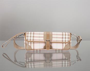 VÄSKA, "Convertible Clutch", Burberry.