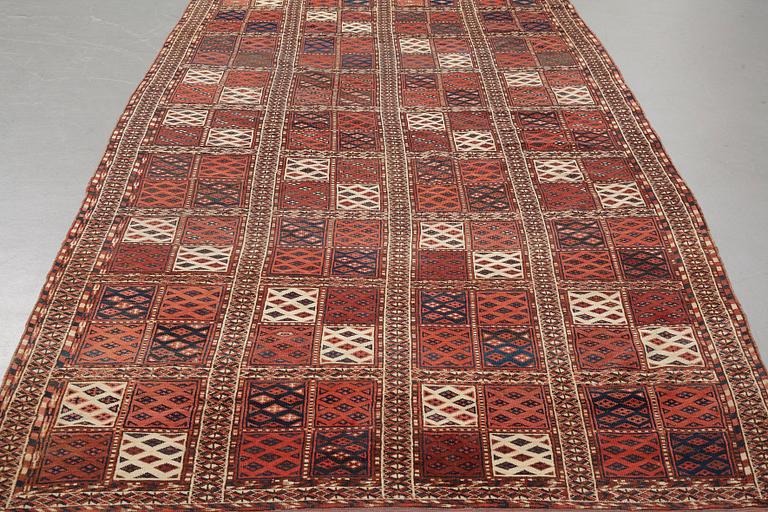 Matto, an antique Beshir, ca 285,5-289 x 144,5-164,5 cm (as well as several cm red and blue flat weave at the ends).