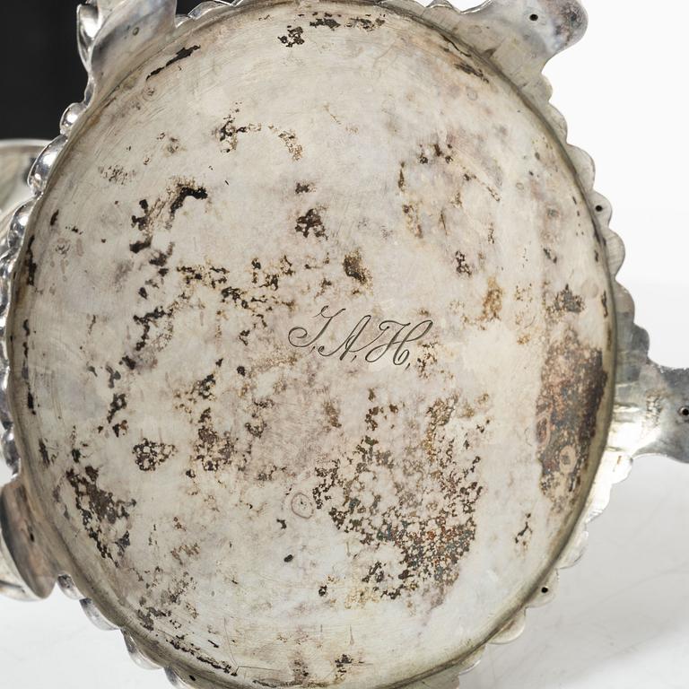 A three-piece silver coffee service, Gustaf Mölleborg, Stockholm, 1903.