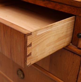 SKRIVSKÅP, 1800-talets andra hälft.