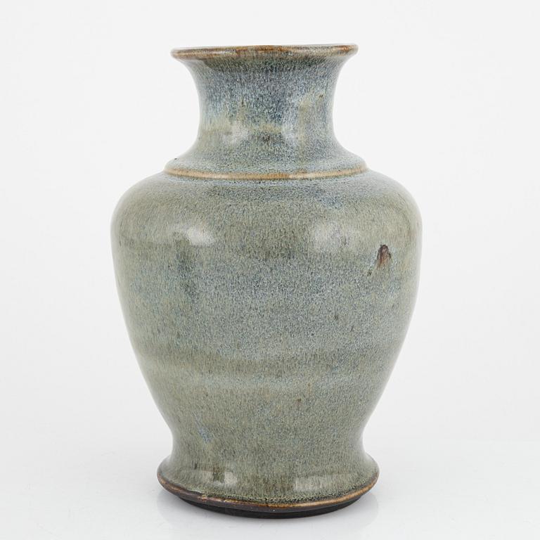 A ceramic vase and dish, Southeast Asia, 19th-20th century.