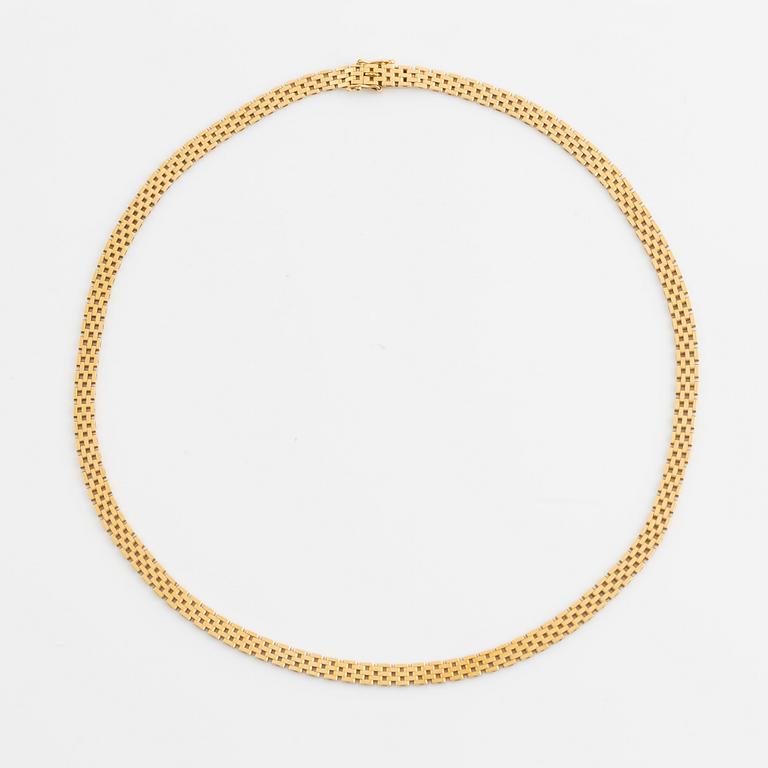 18K gold necklace.