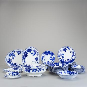 SERVISDELAR, 55 delar, flintgods, "Warwick" Johnson & Bros England. 1900-talets första hälft.
